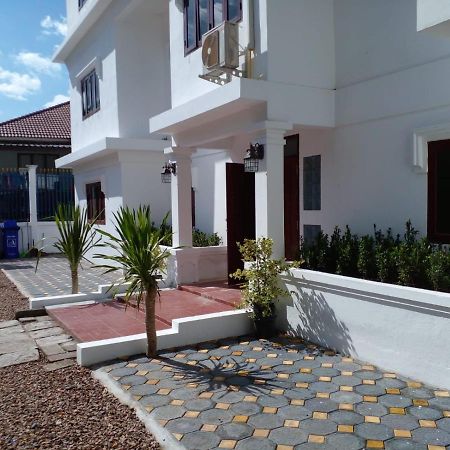 Ban Saylomleng Residence Vientiane Bagian luar foto